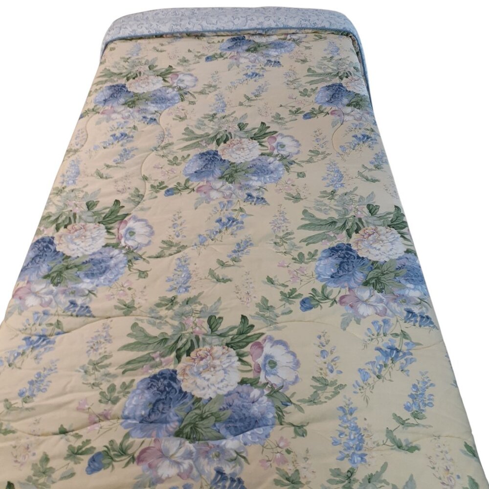 Bedspread Full Size Reversible 84" x 90" Blue/White/Yellow Floral Print